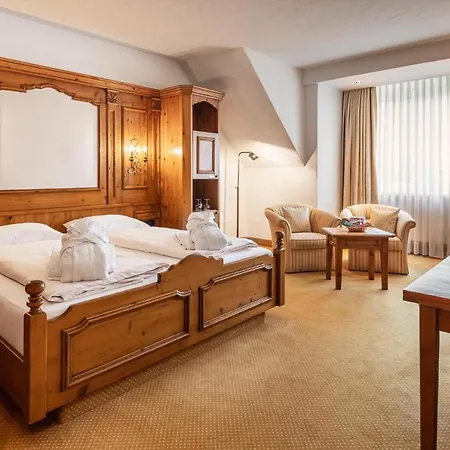 Burghotel فندق