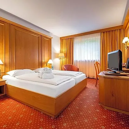 Burghotel Отель 4*