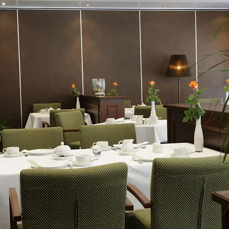 Burghotel Hotell 4*