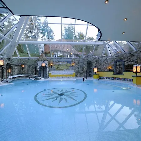 فندق Burghotel دينكلاغه